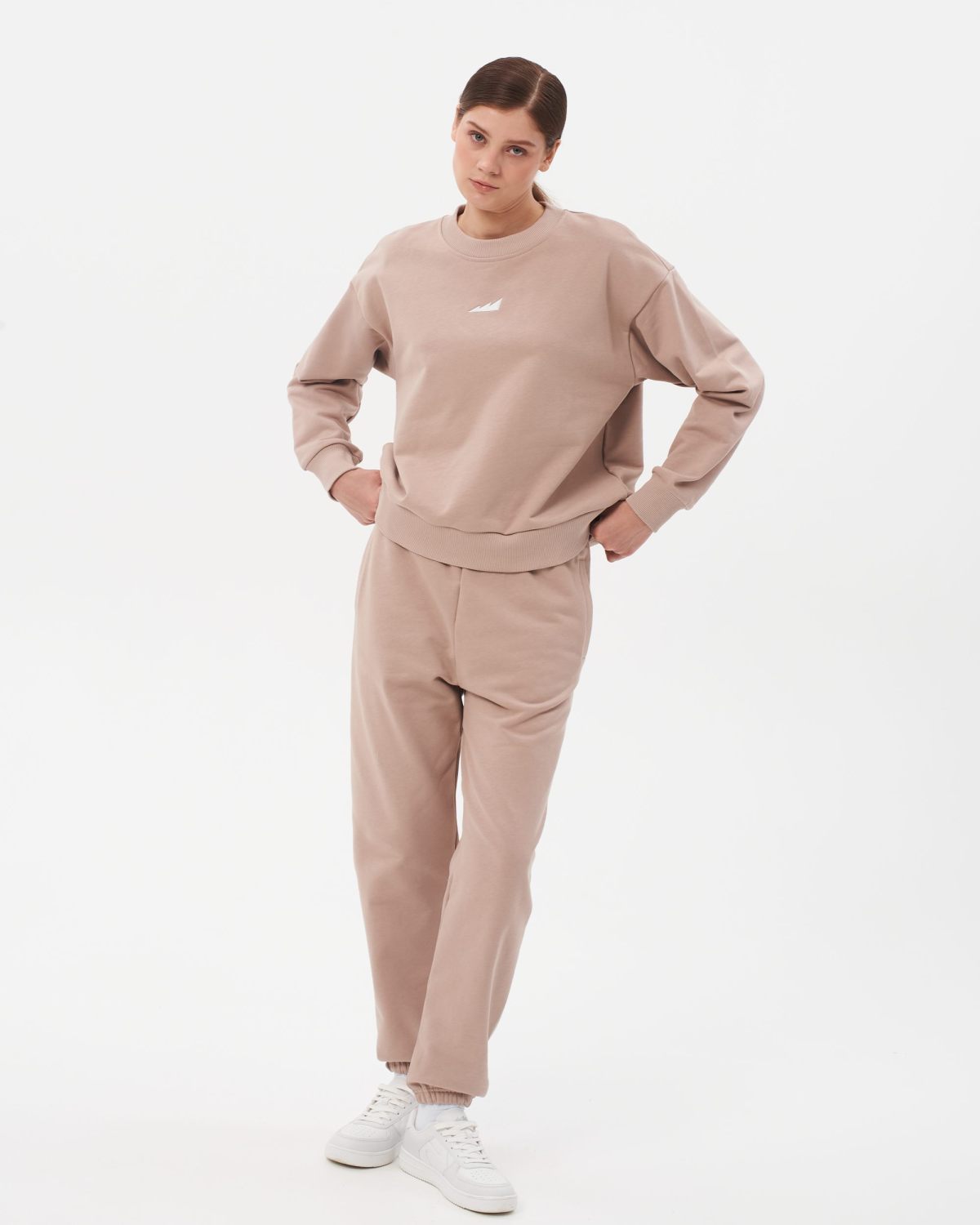 Брюки спортивные Classic с контрастным логотипом Nikasport, W5CL83-BGE/KL, цвет бежевый с контрастным логотипом