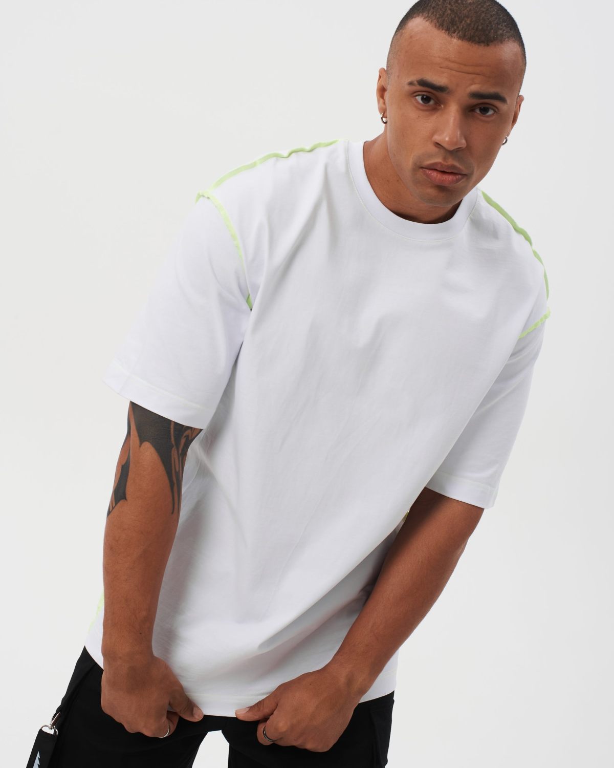 Футболка Oversize с контрастными швами  I’m the art Nikasport, U4ITA47-WHT, цвет белый