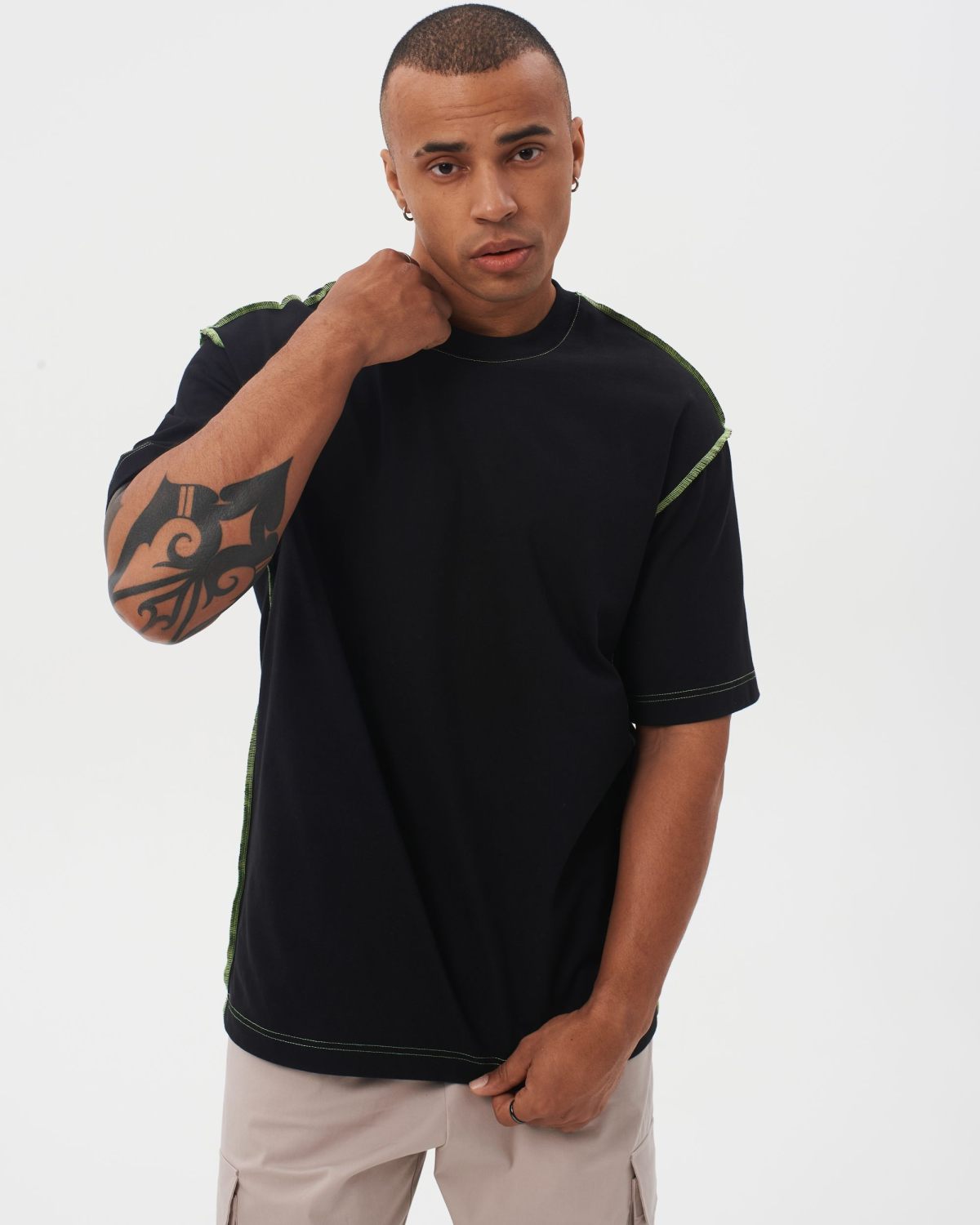 Футболка Oversize с контрастными швами  I’m the art Nikasport, U4ITA47-BLK, цвет черный